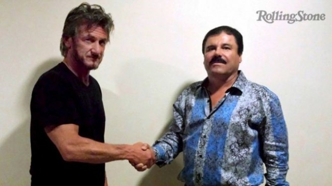  Foto que ha dado la vuelta al mundo del actor Sean Penn dando la mano al famoso narcotraficante Felipe Guzmán Loera alias “El Chapo”.